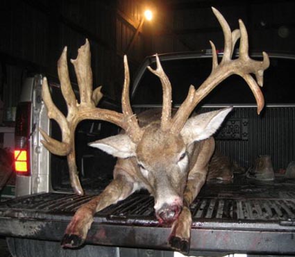 Bowhunter Bags a Big Illinois Buck