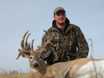 Kansas Hunter Bags 27 Point Antlered Doe